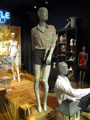 【玻璃鋼模特,定制模特,模特造型】?jī)r(jià)格,廠家,圖片,服裝展示道具,上海魯蘇精密機(jī)電-