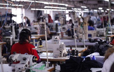 從女工到億萬富翁 二十載風(fēng)雨路，鑄就六億服飾王國(guó)